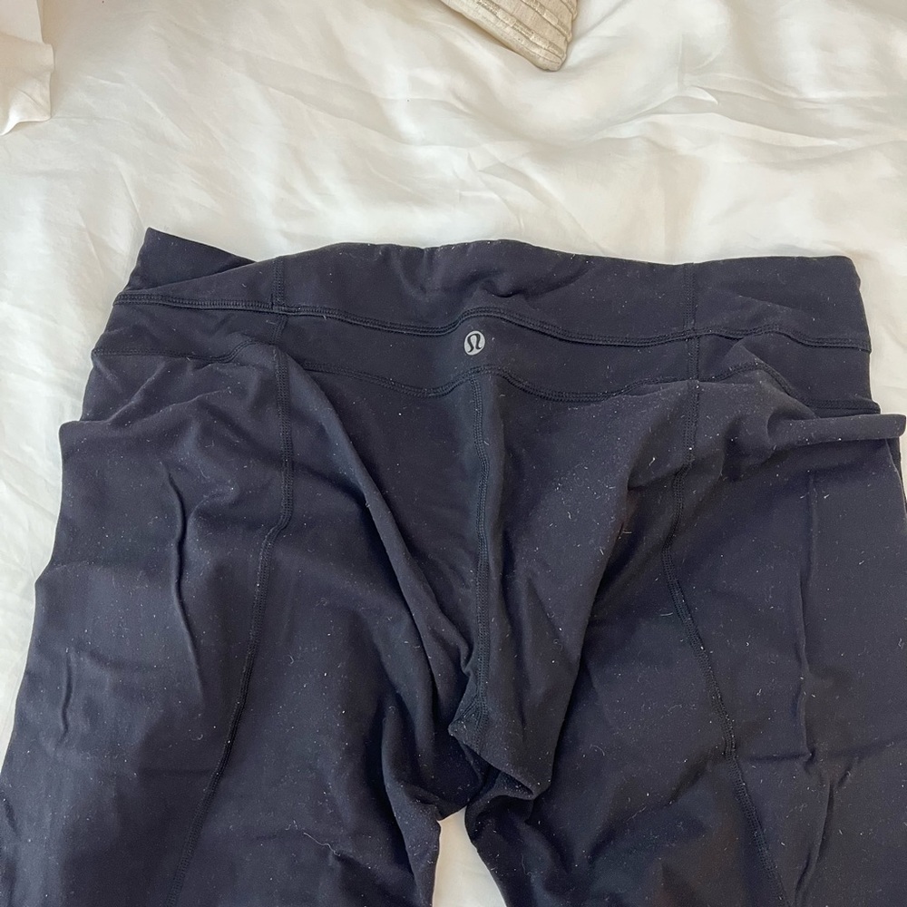 Black lululemon yoga pant